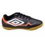 Chuteira Infantil Futsal Indoor Umbro Prisma+ - PRETO/BRANCO/CORAL