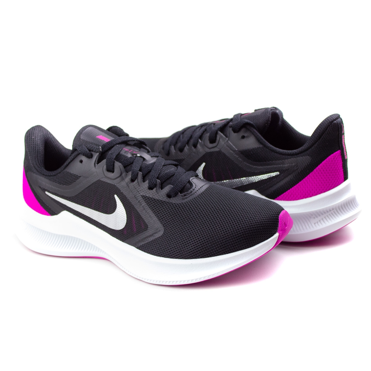 TÃªnis Downshifter 10 Feminino Nike - Black/metallic silver-pink - CI9984-004